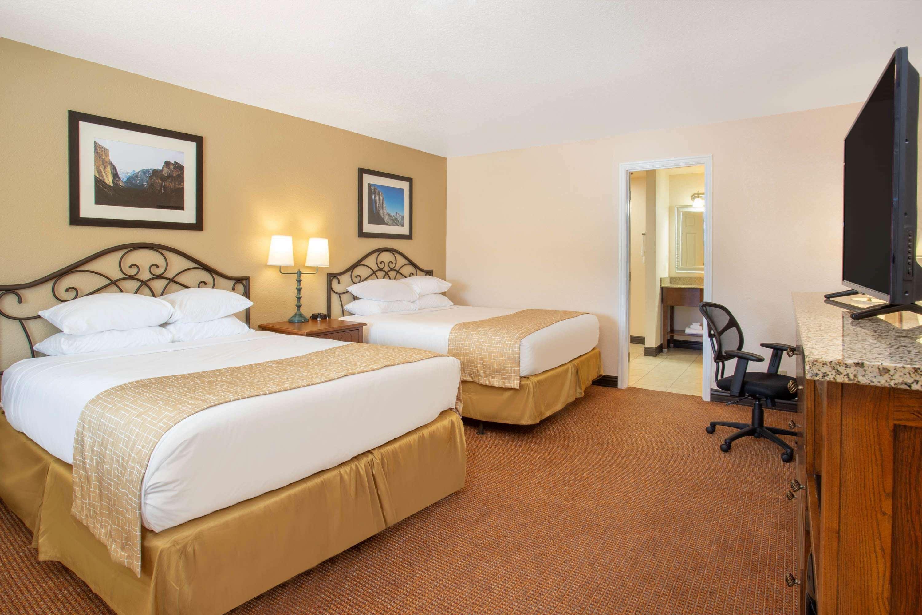 Travelodge By Wyndham Hawthorne Eksteriør bilde
