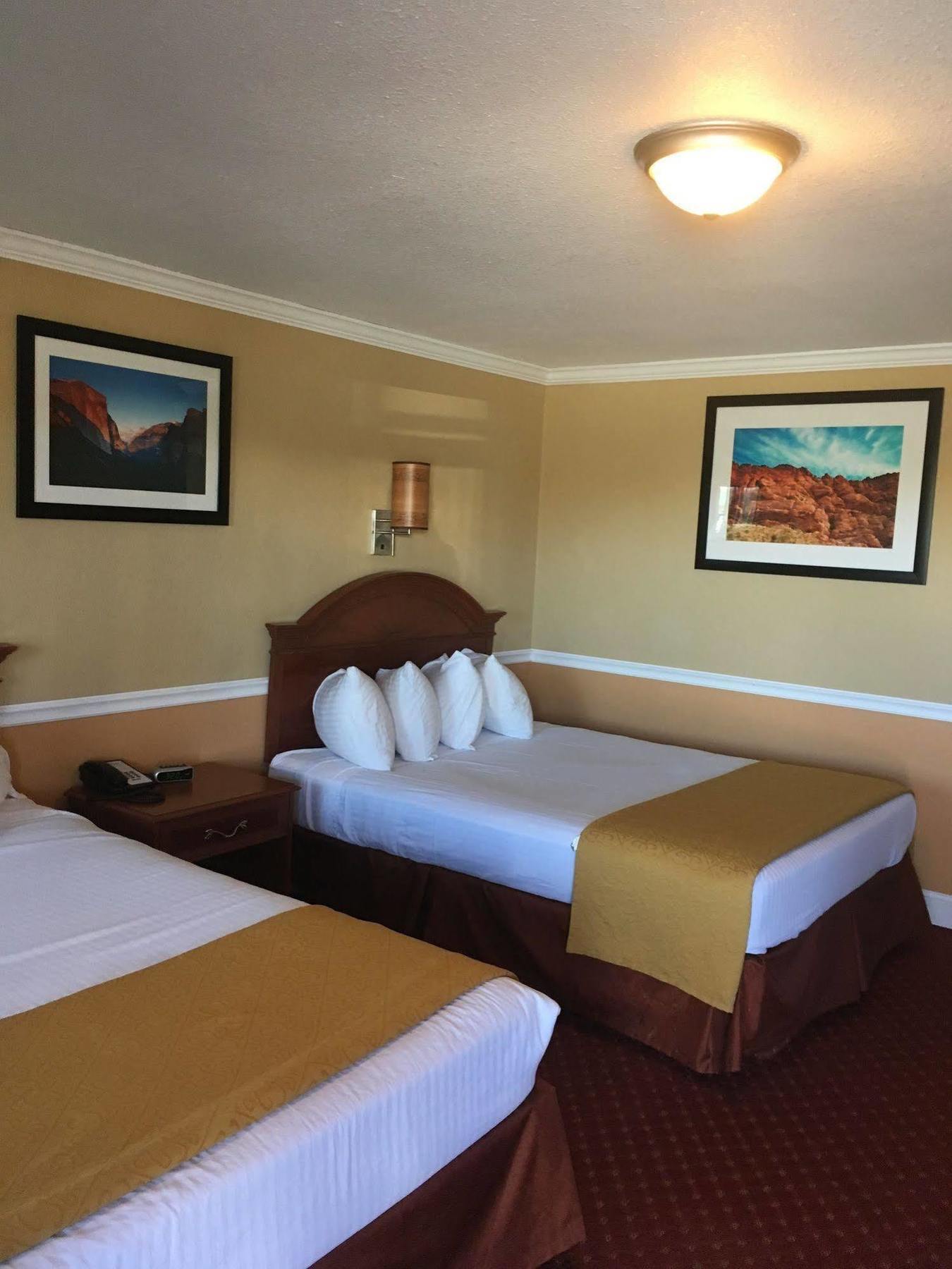 Travelodge By Wyndham Hawthorne Eksteriør bilde