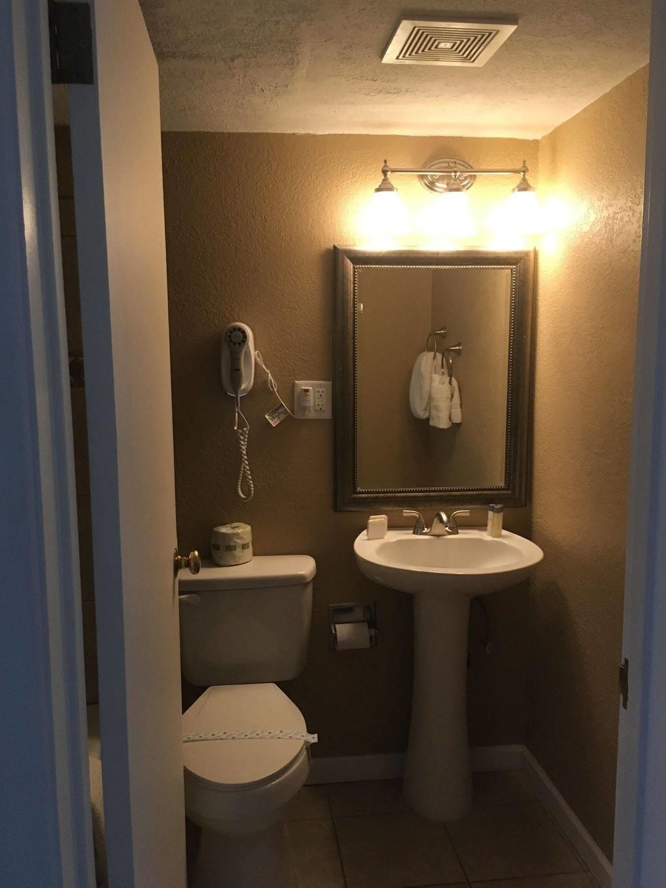Travelodge By Wyndham Hawthorne Eksteriør bilde